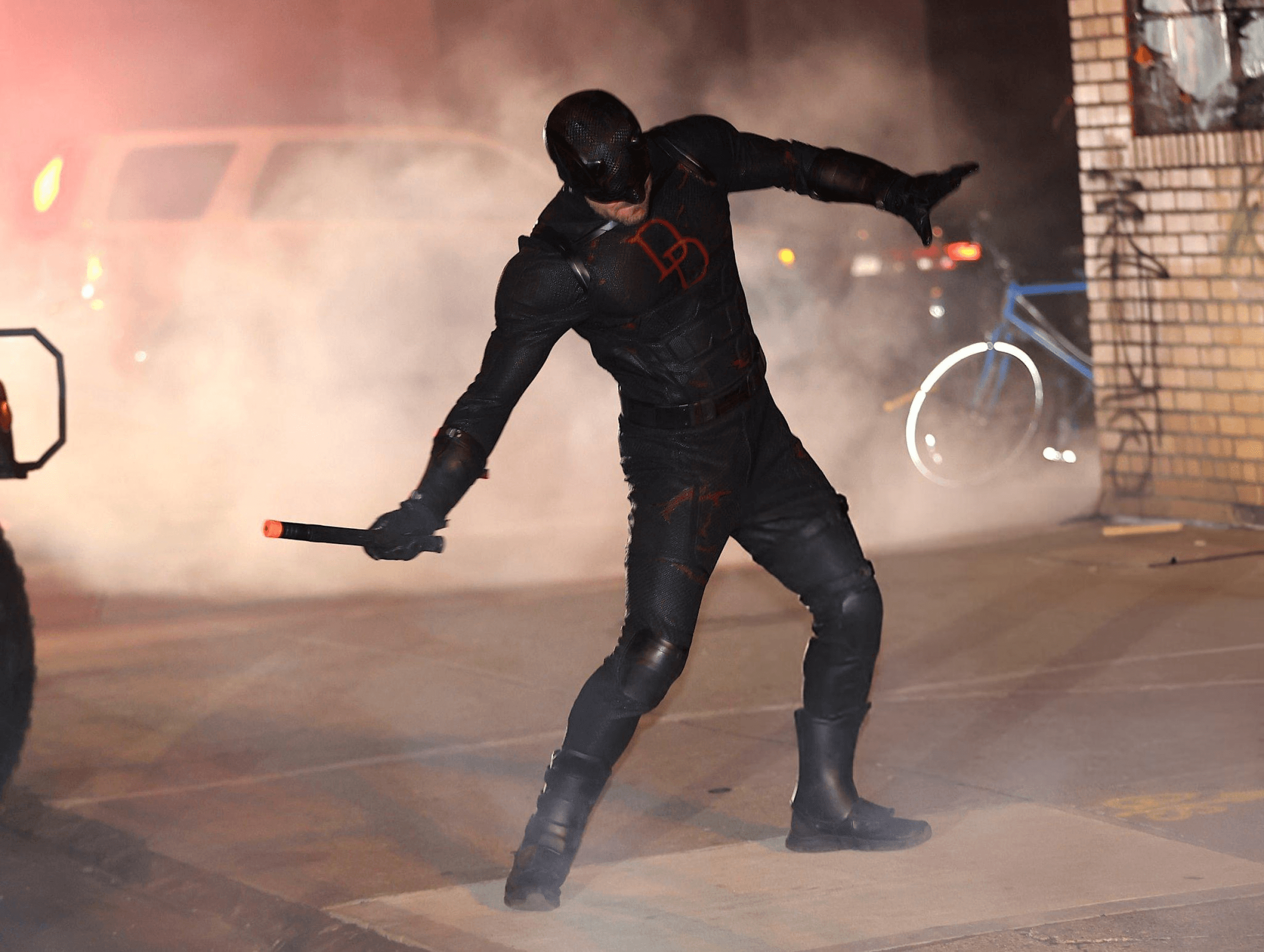 Demolidor: 2ª temporada de Renascido revela novo traje sombrio com emblema clássico