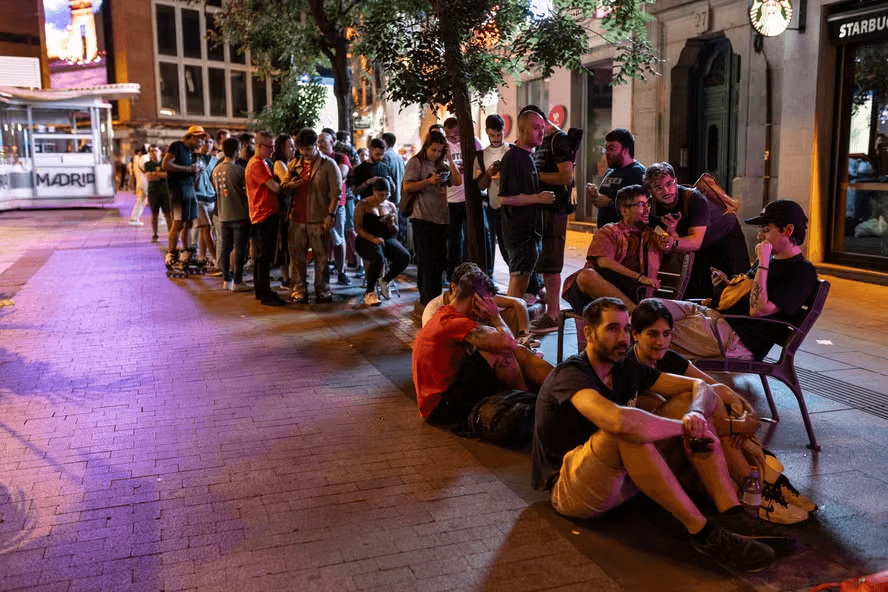 A Febre do Nintendo Switch 2: Gamers Correm para Garantir o Novo Console com Lançamento Antecipado